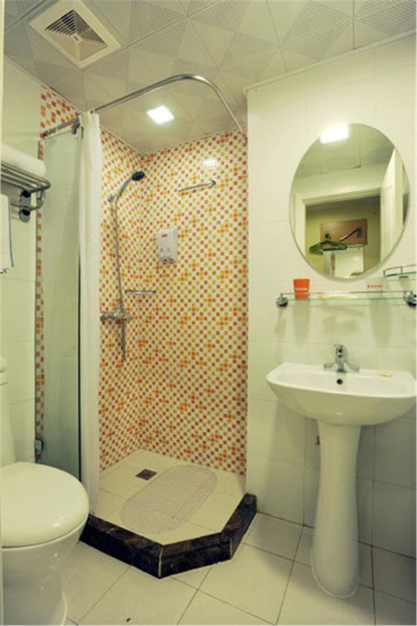 Home Inn Guangzhou Guangdong University Of Foreign Studies Baiyun Avenue Екстер'єр фото