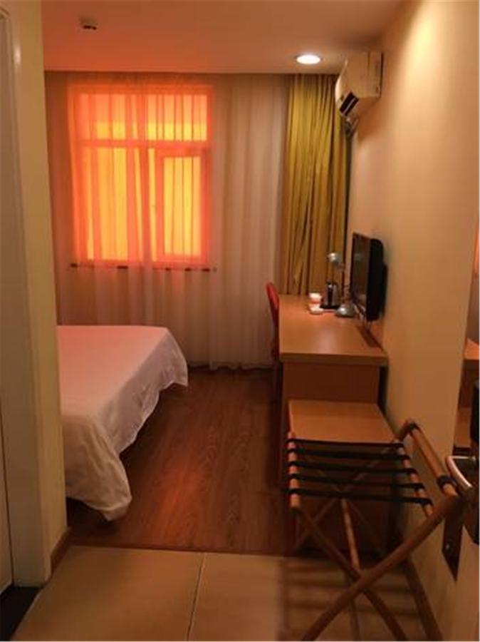 Home Inn Guangzhou Guangdong University Of Foreign Studies Baiyun Avenue Екстер'єр фото