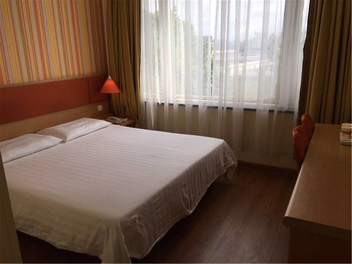Home Inn Guangzhou Guangdong University Of Foreign Studies Baiyun Avenue Екстер'єр фото